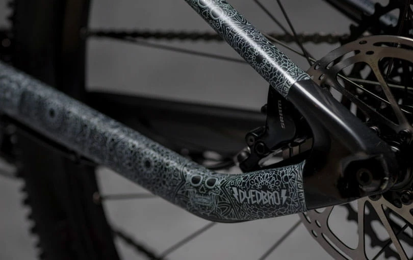 Dyedbro Kit De Protection Du Cadre - Día De Muertos - Blanc Mat 6 Dyedbro Kit De Protection Du Cadre - Día De Muertos - Blanc Mat – Image 4