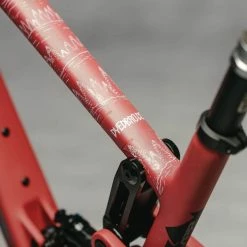 Dyedbro Kit De Protection Du Cadre - EWS Mountains - Blanc Mat -Vélos Soldes 1403D80E EE96 4DC9 A2F3 127B00C7DFCB 1024x1024 2x