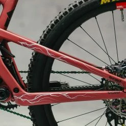 Dyedbro Kit De Protection De Cadre - Lightning - Rose Matte -Vélos Soldes 26E8F9DC B647 401E ACE3 184267DA0802 1024x1024 2x