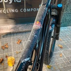 AMS - All Mountain Style Autocollant De Protection Pour Cadre Extra - Red Bull Rampage Blanc 7 AMS - All Mountain Style Autocollant De Protection Pour Cadre Extra - Red Bull Rampage Blanc -Vélos Soldes AMSFrameGuardEXTRAREDBULLWHITE product xweb 1800x1350