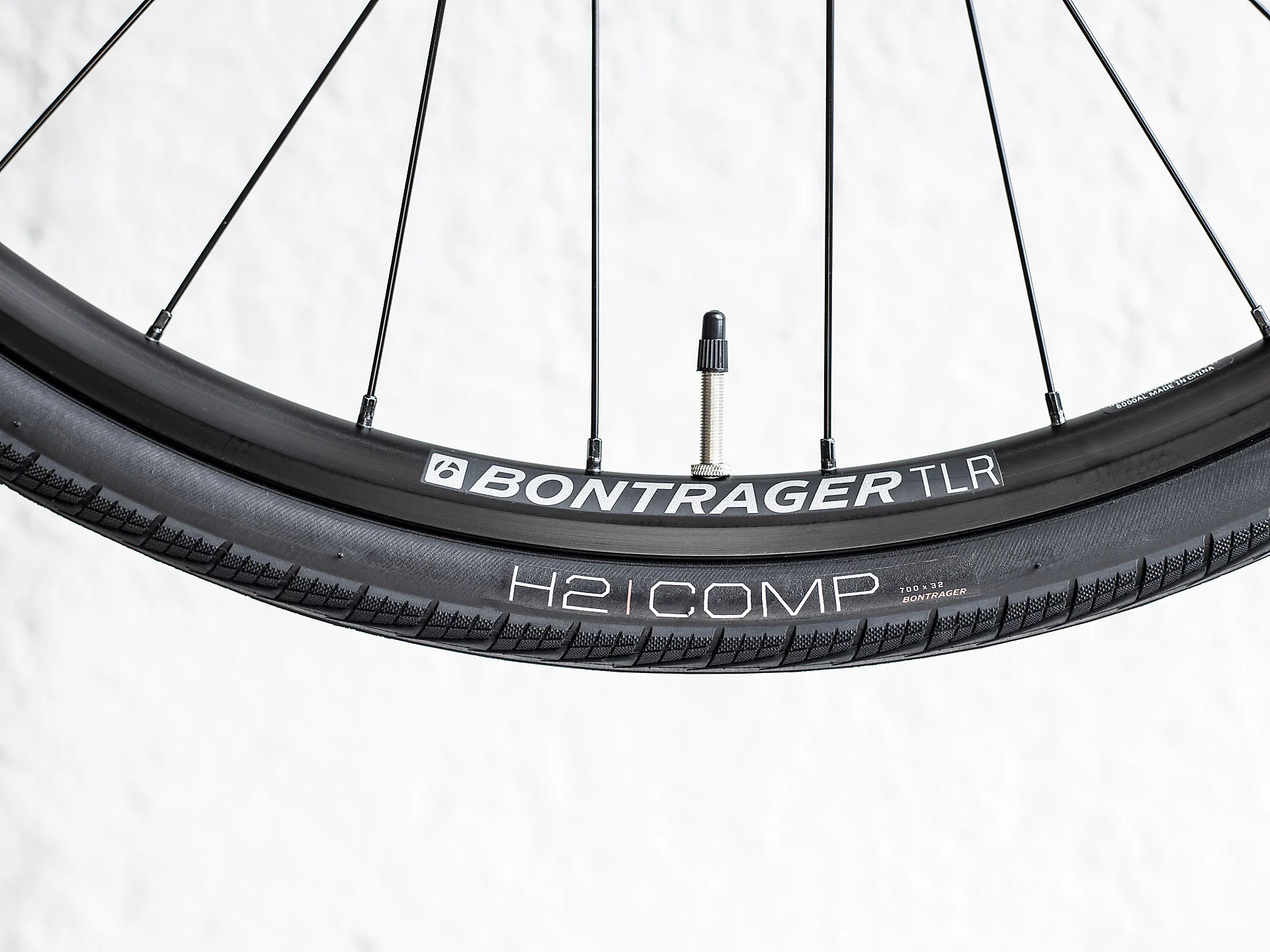 Trek FX 3 Disc Equipped Viper Red To Cobra Blood Fade 14 Trek FX 3 Disc Equipped Viper Red To Cobra Blood Fade – Image 12