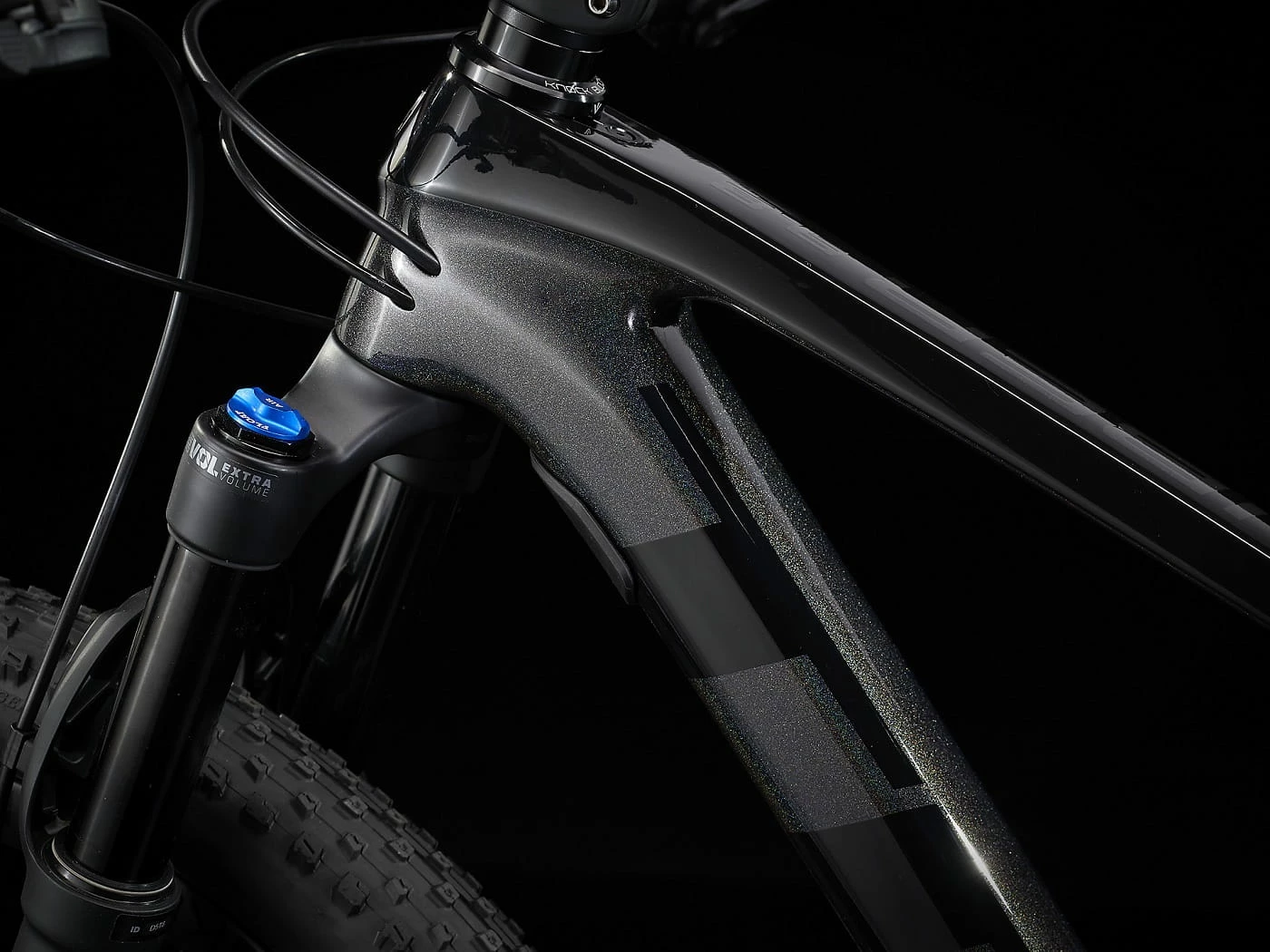 Procaliber 9.8 Dark Prismatic/Trek Black 10 Procaliber 9.8 Dark Prismatic/Trek Black – Image 8